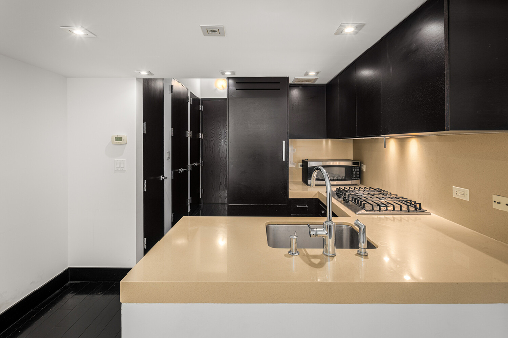 254 Park Avenue S - Photo 6