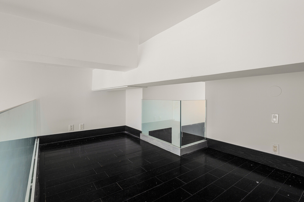 254 Park Avenue S - Photo 4