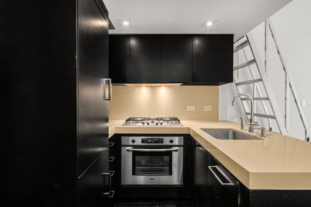 254 Park Avenue S - Photo 5