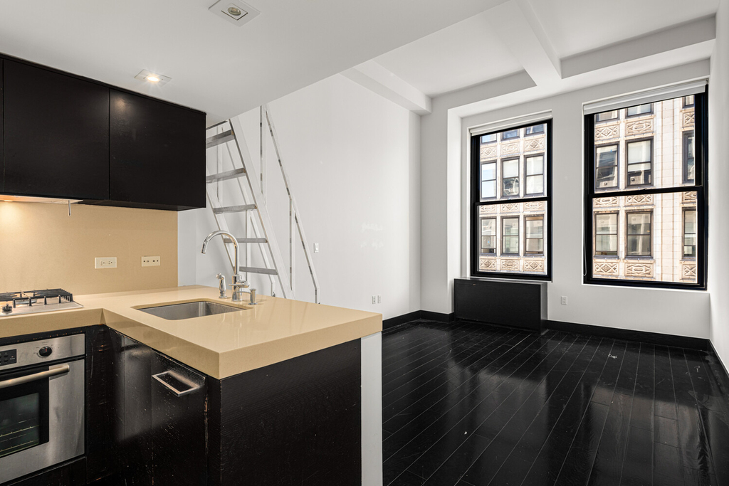 254 Park Avenue S - Photo 0
