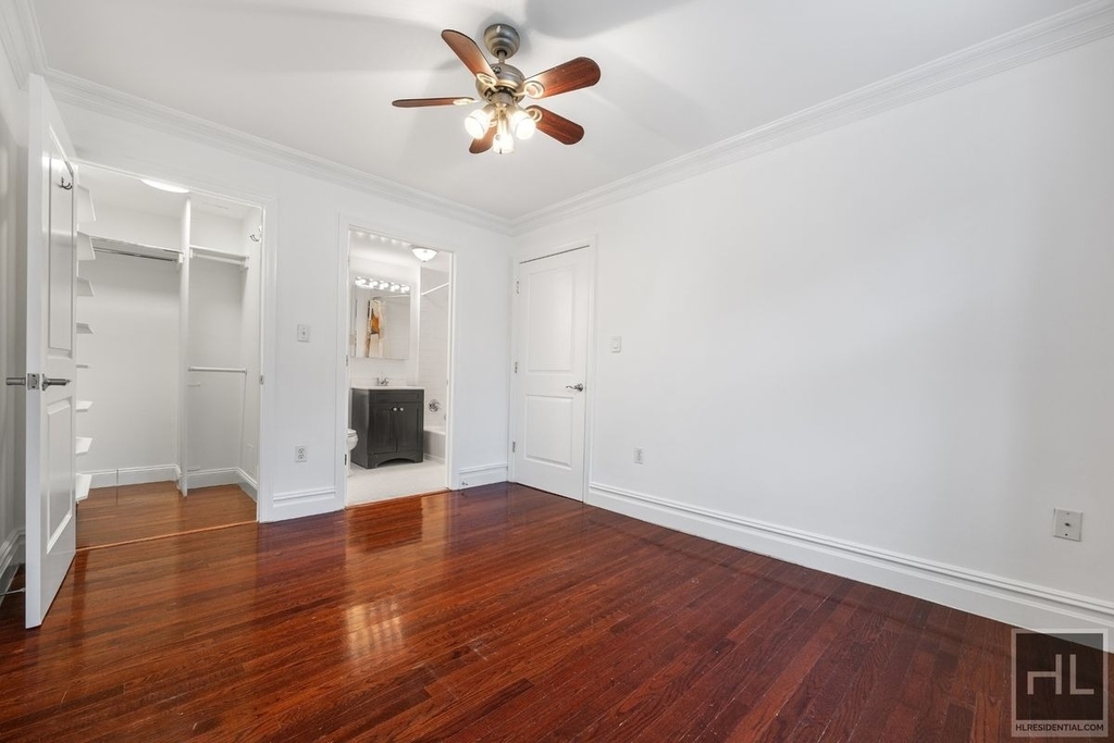 49-07 43rd Avenue - Photo 5