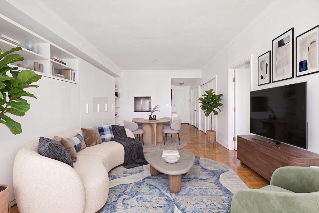205 E 63rd Street - Photo 2