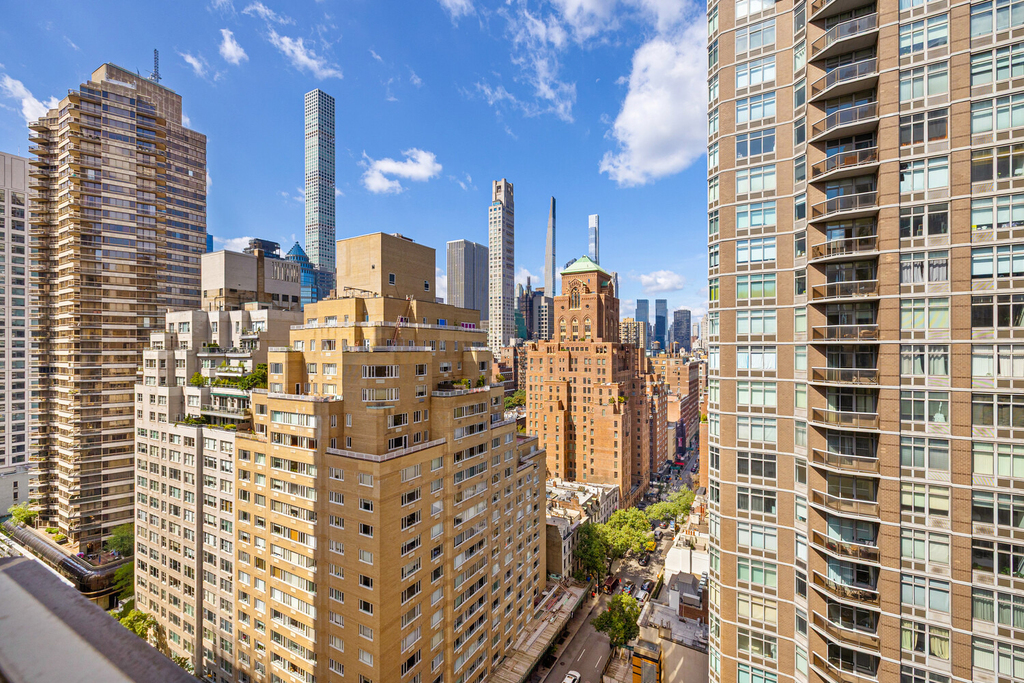 205 E 63rd Street - Photo 9