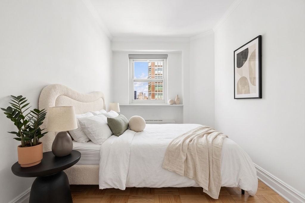 205 E 63rd Street - Photo 7