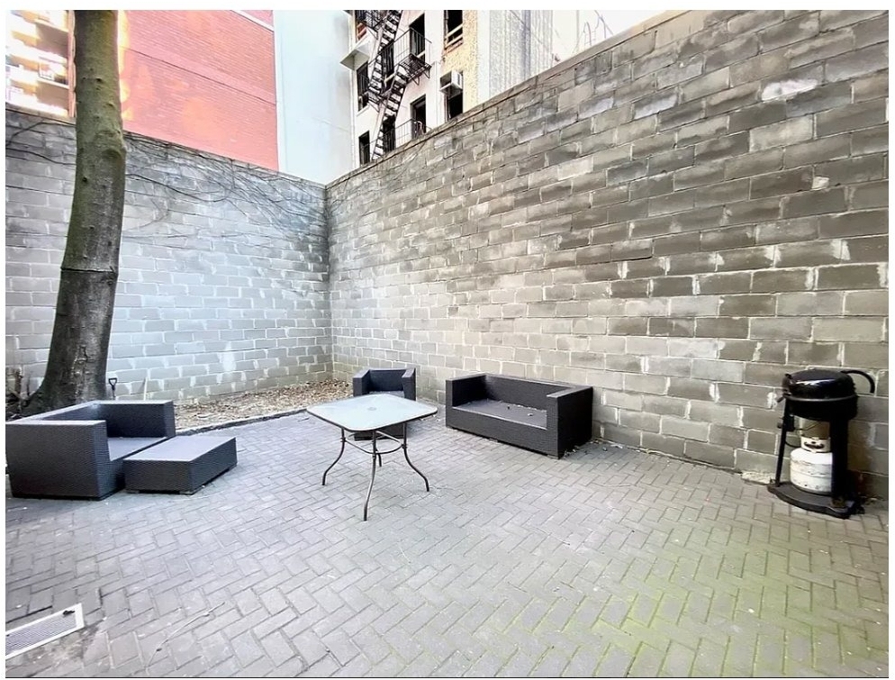 247 E 39th Street - Photo 6