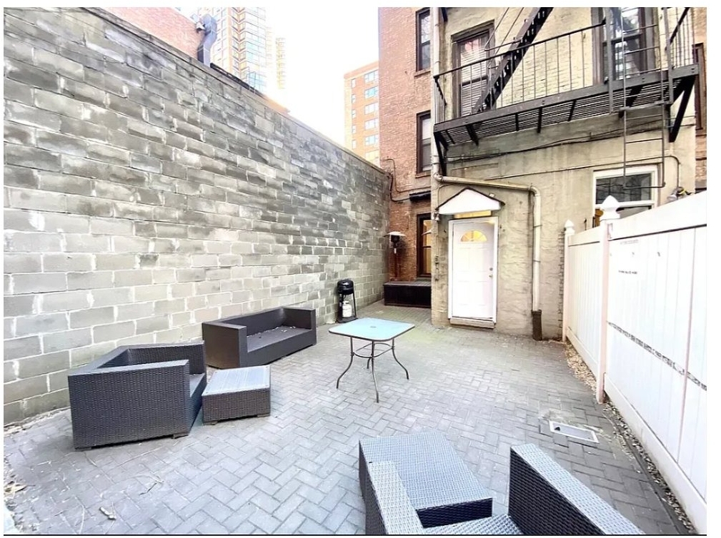 247 E 39th Street - Photo 7