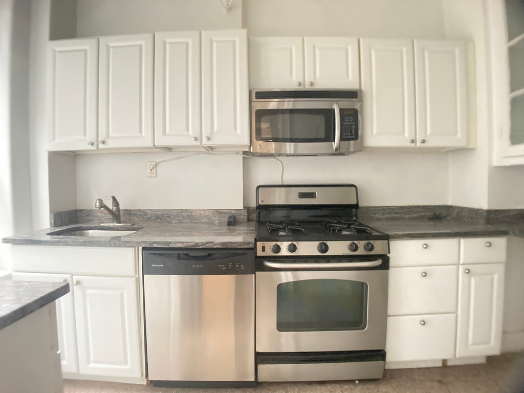 676 Riverside Drive - Photo 5