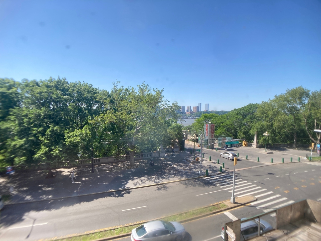 676 Riverside Drive - Photo 10