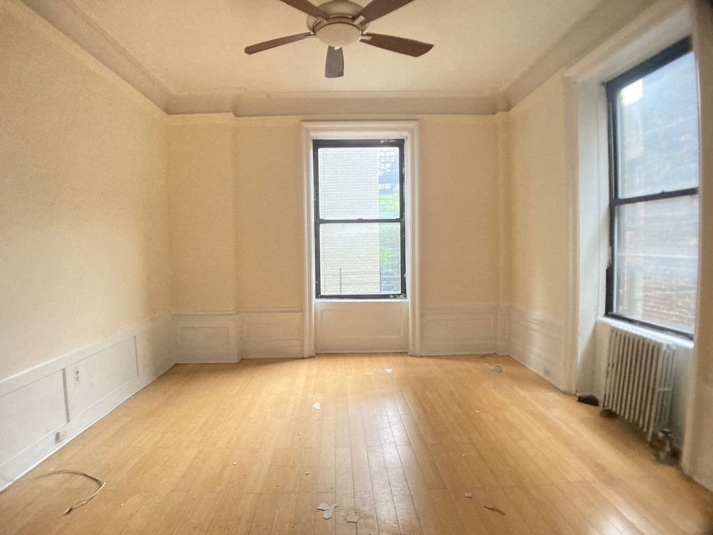 676 Riverside Drive - Photo 6