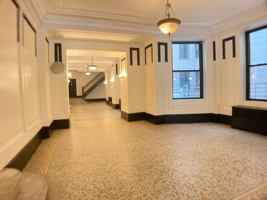 676 Riverside Drive - Photo 13
