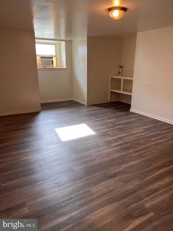 202 S Samuel Street - Photo 2