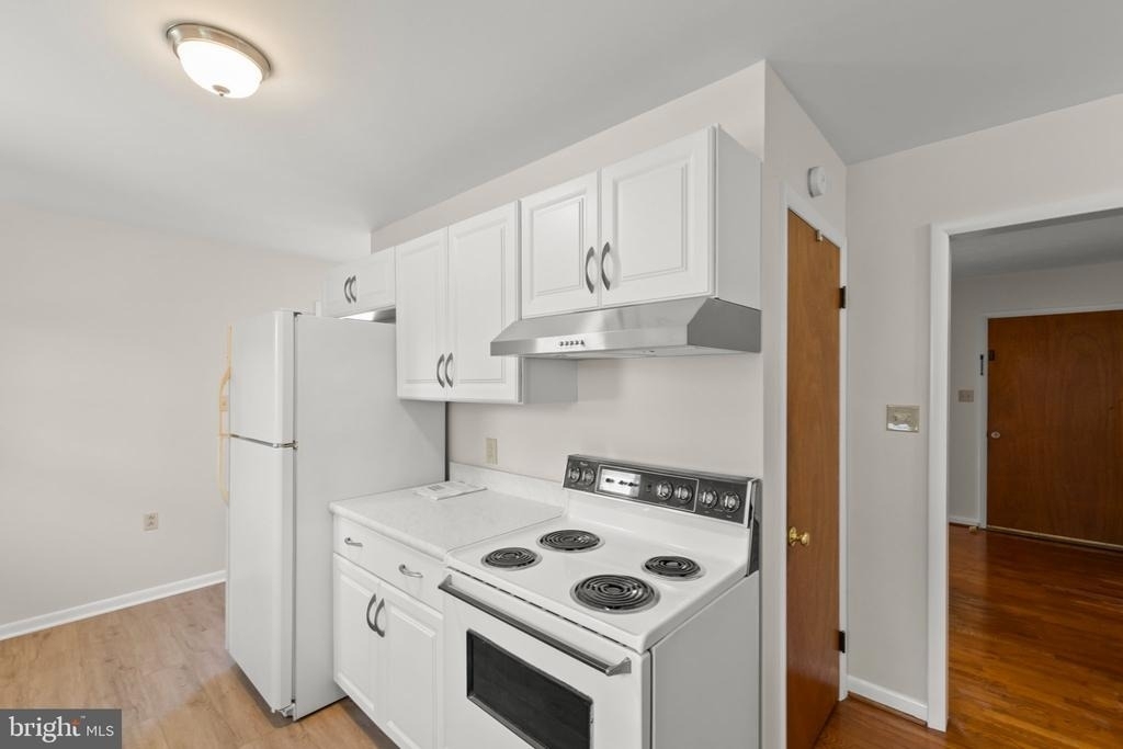 445 Royal Street - Photo 2