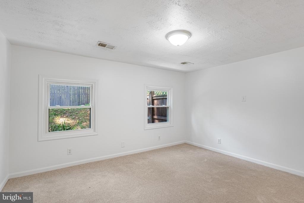 43 Green Leaf Terrace - Photo 32