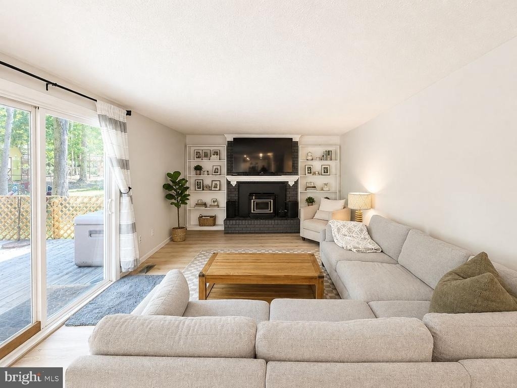 1002 Harbour Drive - Photo 7