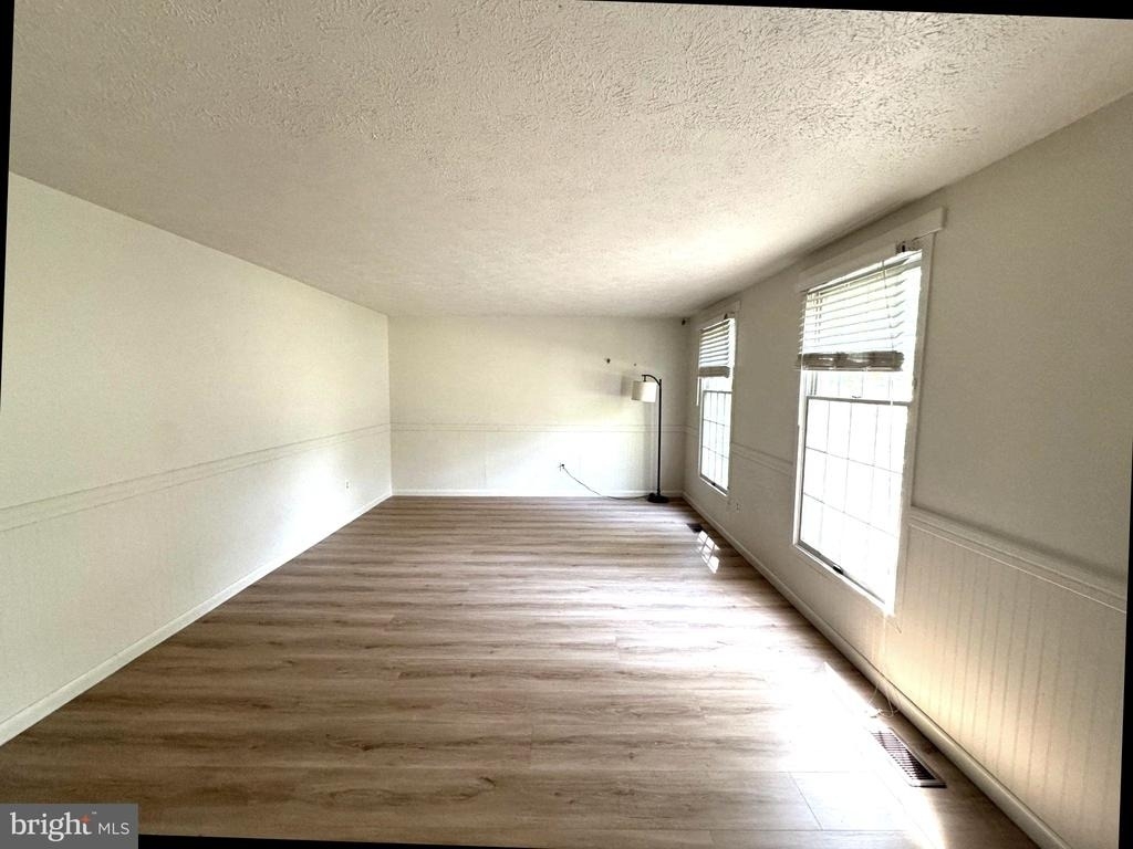 1002 Harbour Drive - Photo 2