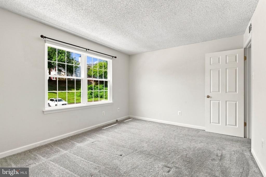 12213 Chaucer Lane - Photo 16