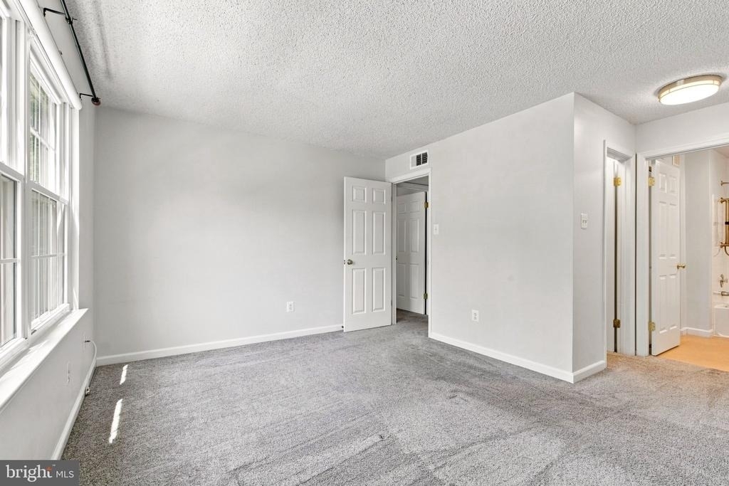 12213 Chaucer Lane - Photo 15