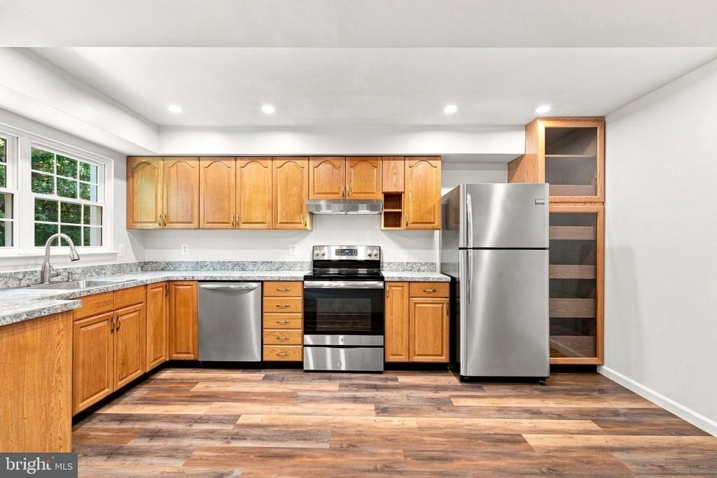 12213 Chaucer Lane - Photo 3