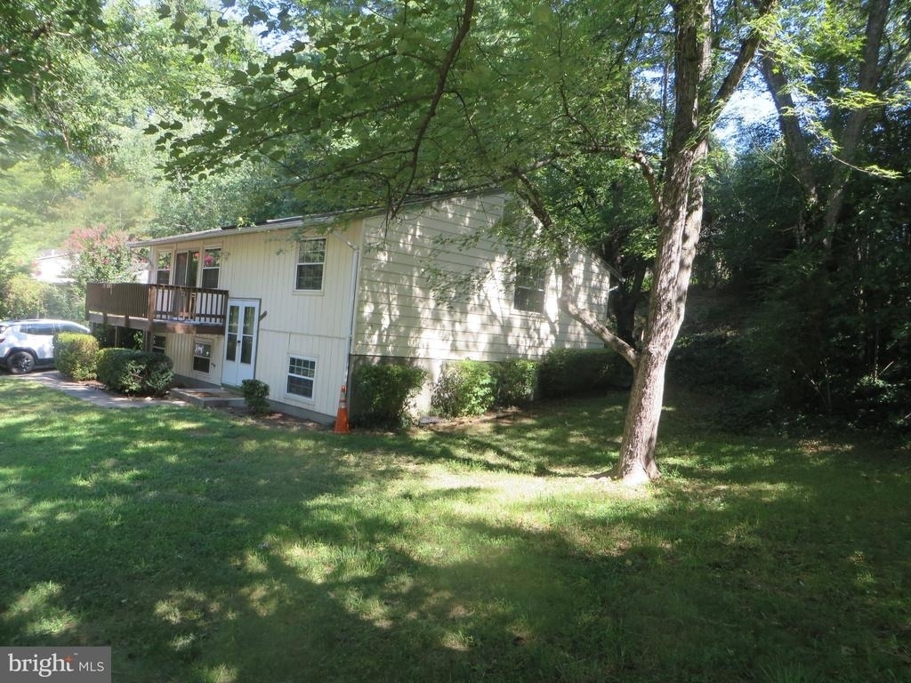 7906 Orange Plank Road - Photo 28