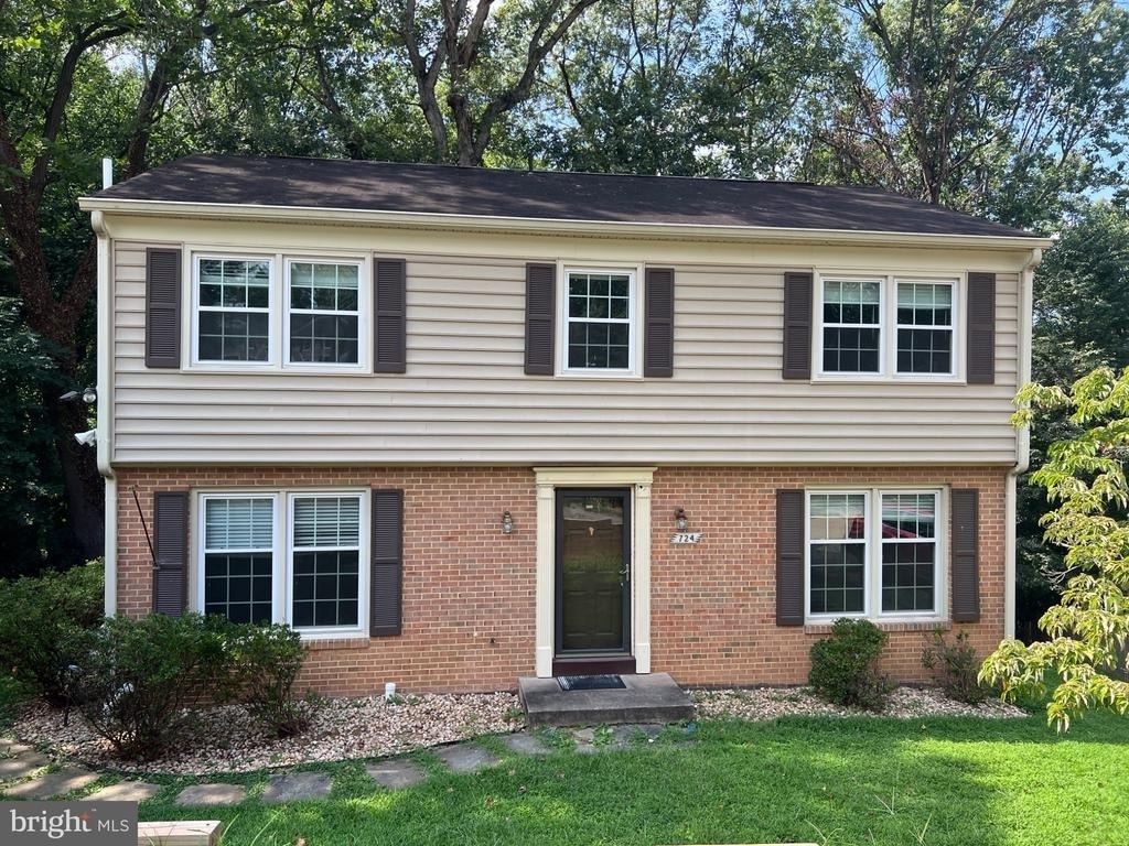 724 Upham Place Nw - Photo 0