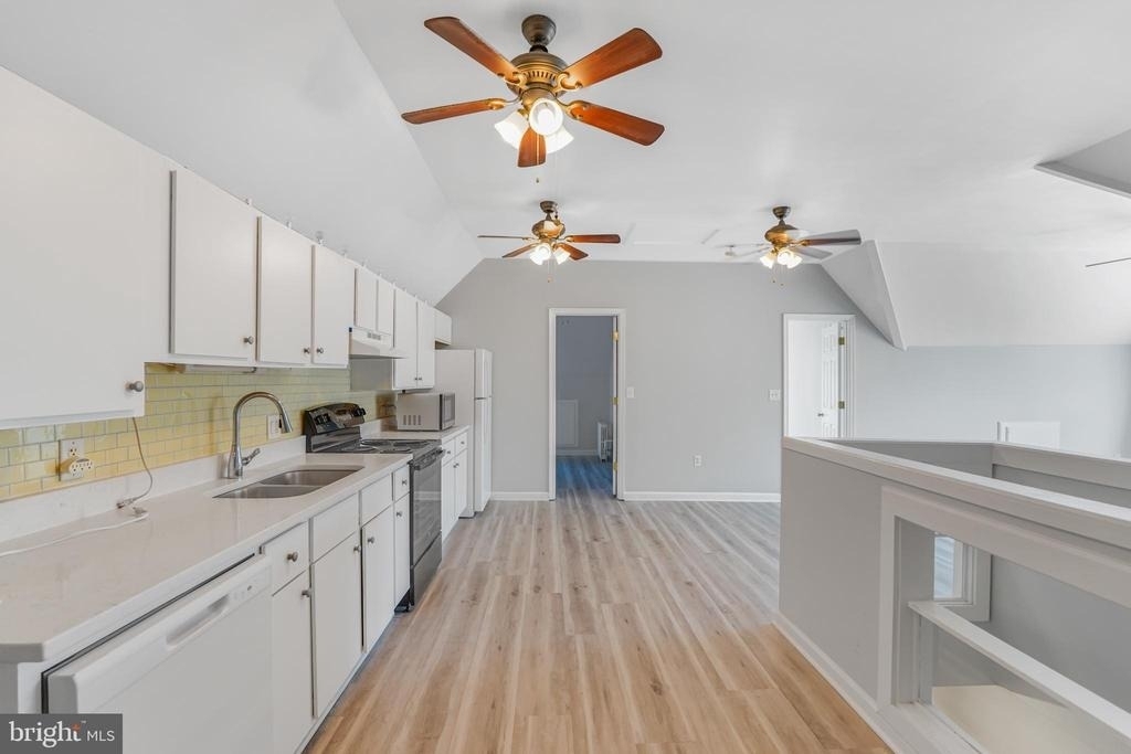 1122 Caroline Street - Photo 7