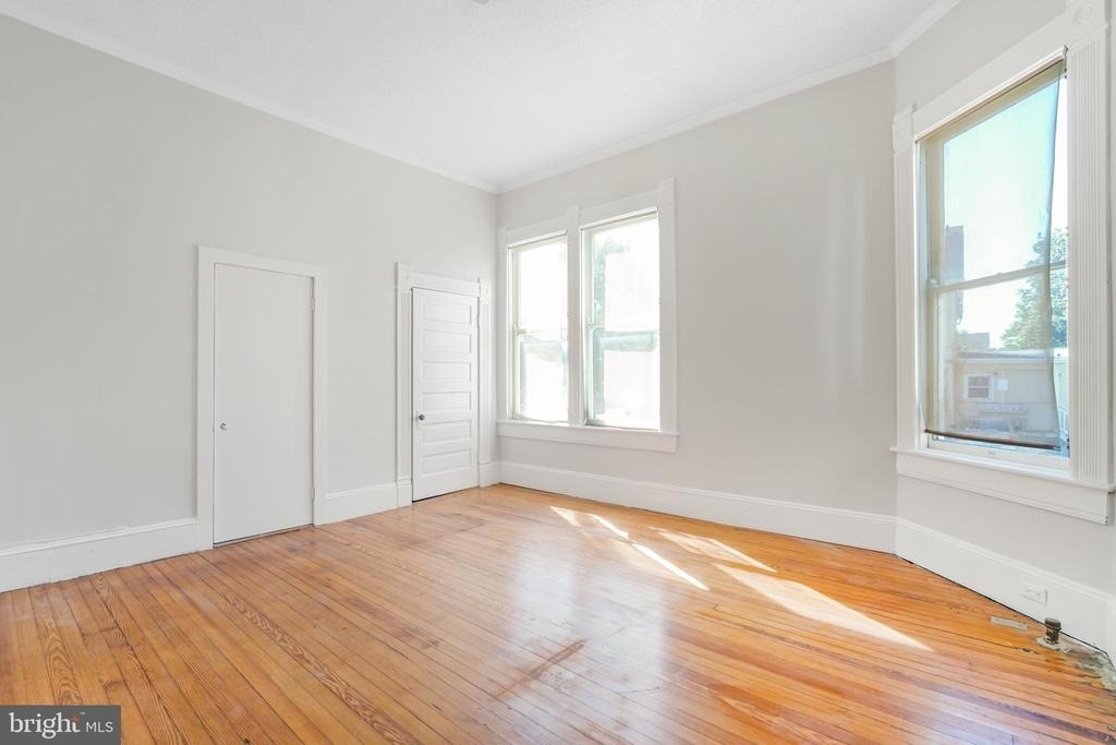 1122 Caroline Street - Photo 11