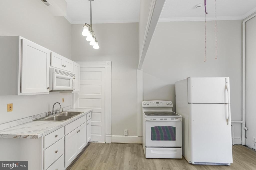 1122 Caroline Street - Photo 7