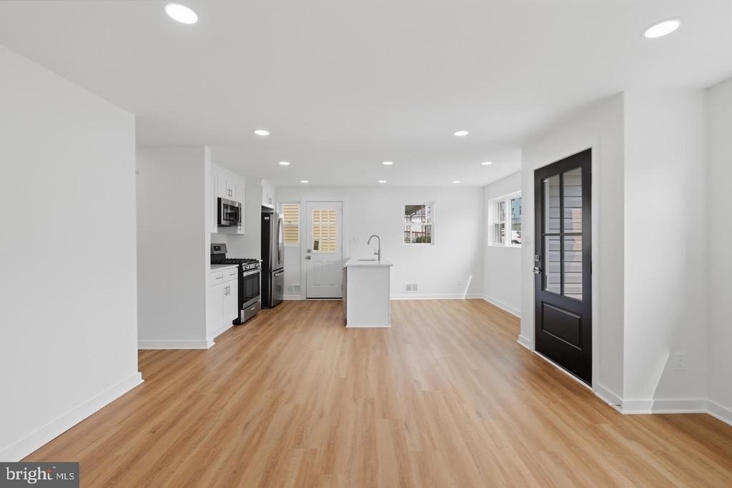 1545 11th Street S - Photo 2