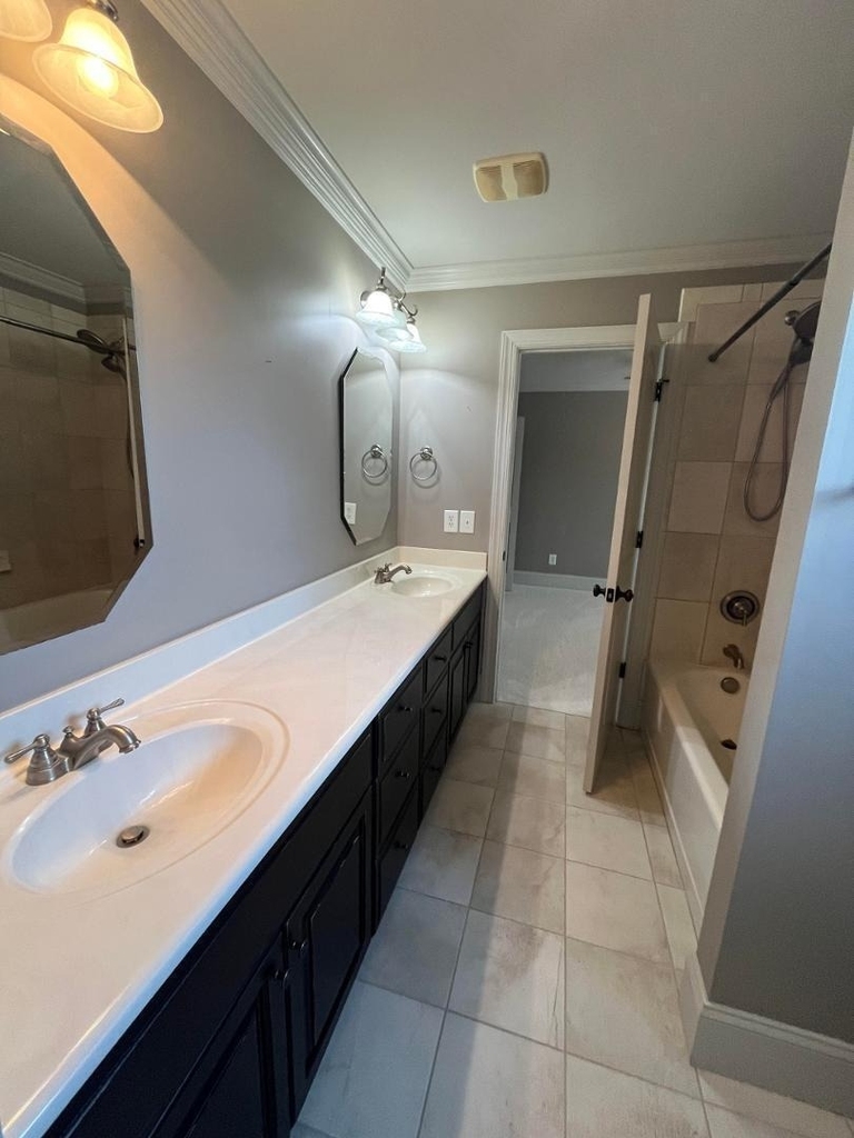 8012 Lloyd Allyns Way - Photo 19