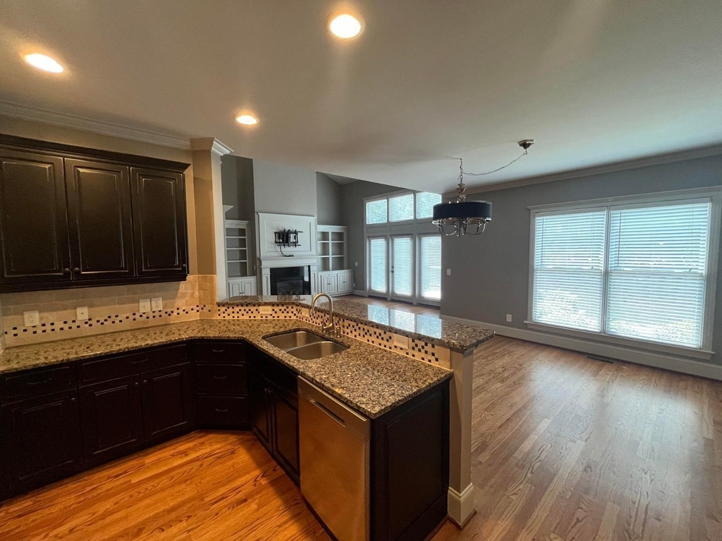 8012 Lloyd Allyns Way - Photo 11