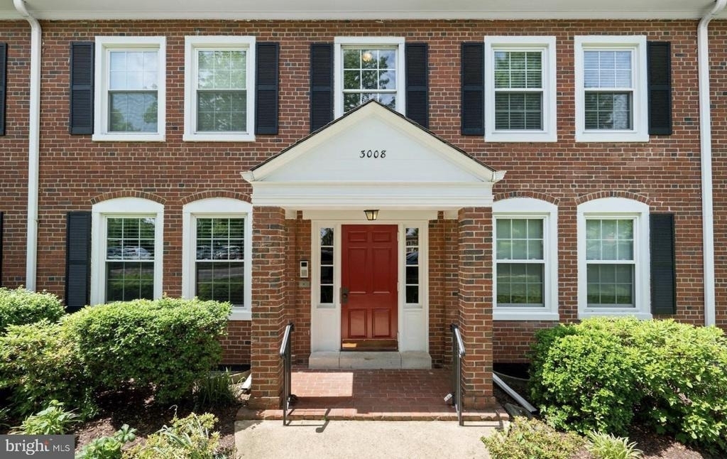 3008 S Abingdon Street - Photo 0