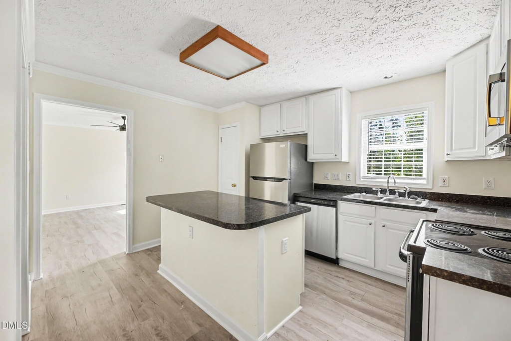 148 Clearwater Drive - Photo 12