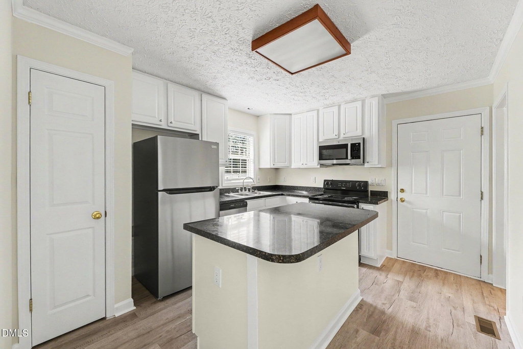 148 Clearwater Drive - Photo 11
