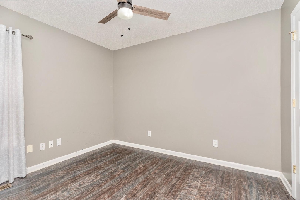 4408 Valley Cove Court - Photo 19