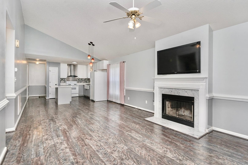 4408 Valley Cove Court - Photo 4