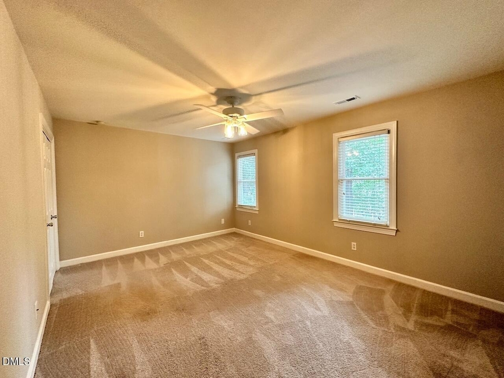3117 E Folkestone Place - Photo 10