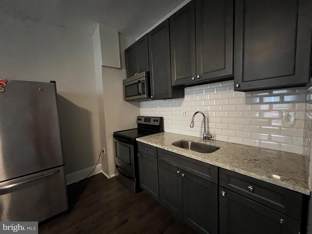 521 S 41st Street - Photo 0