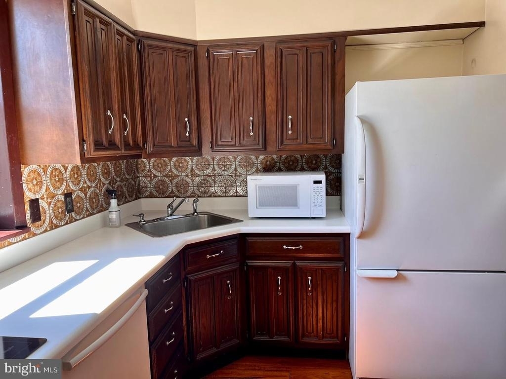 360 E Gorgas Lane - Photo 9