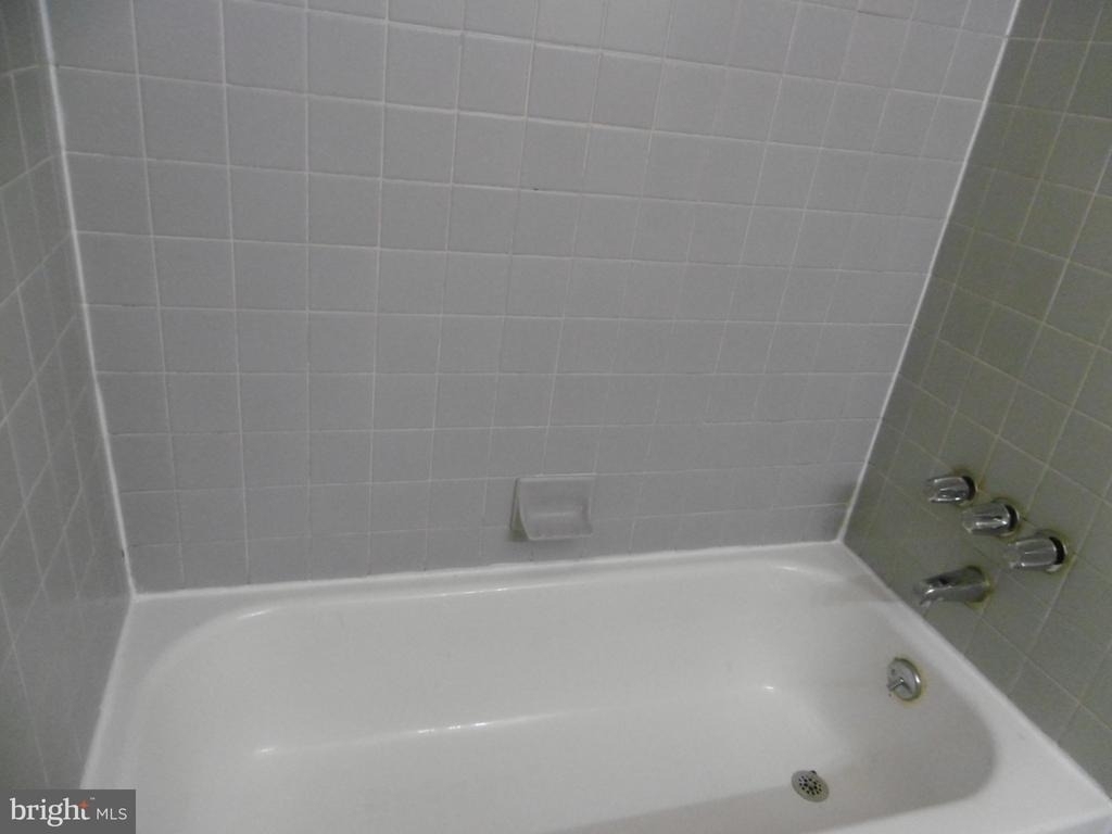 235 Parker Avenue - Photo 15