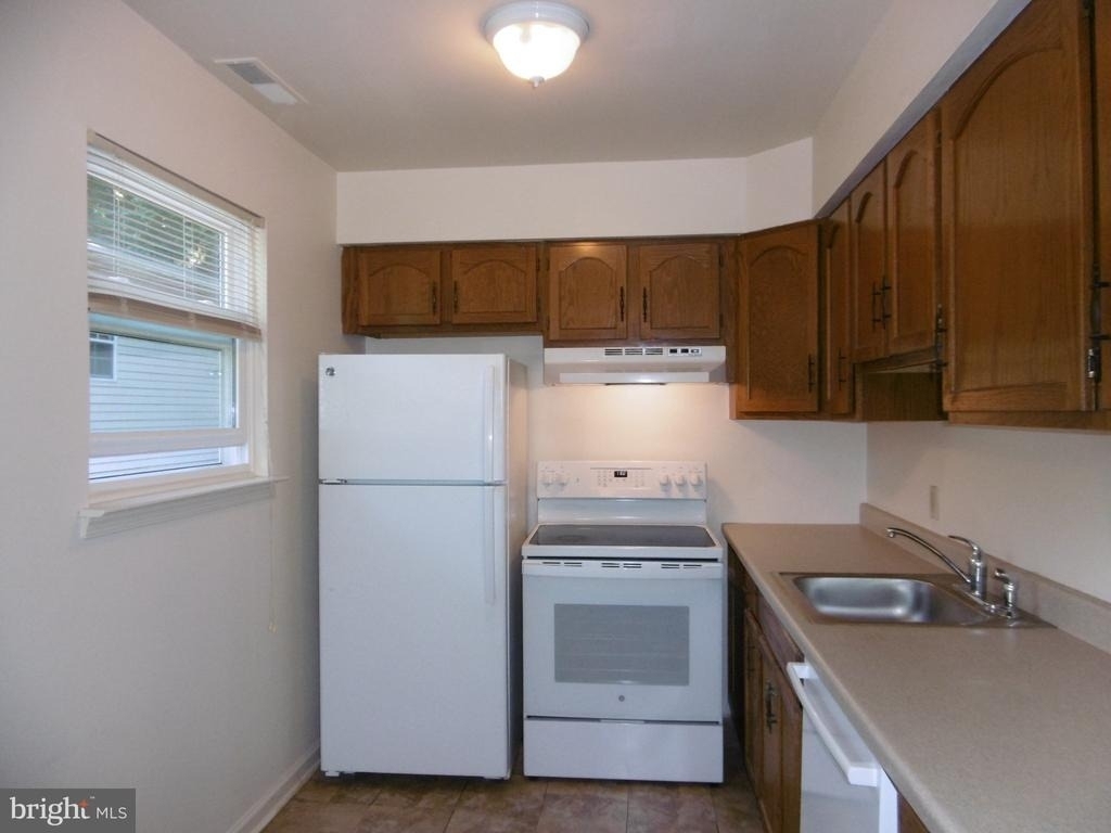 235 Parker Avenue - Photo 9