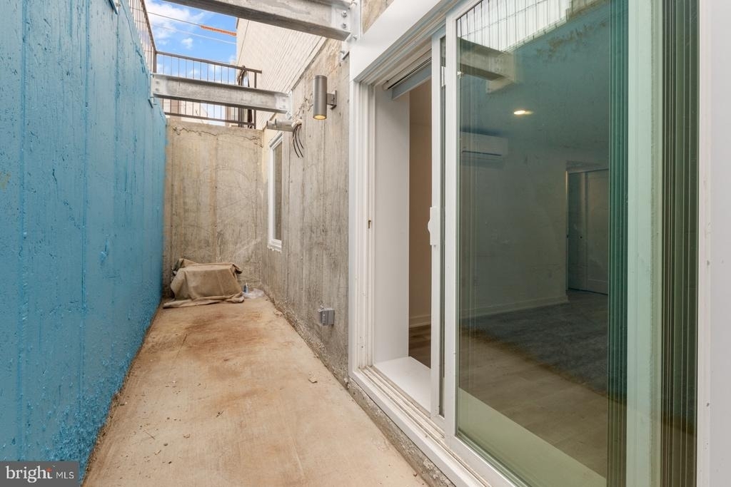2046 E Lehigh Avenue - Photo 10