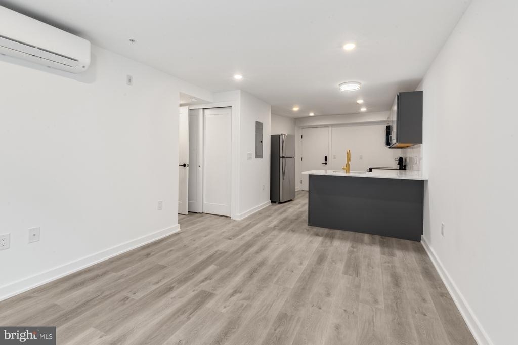 2046 E Lehigh Avenue - Photo 6