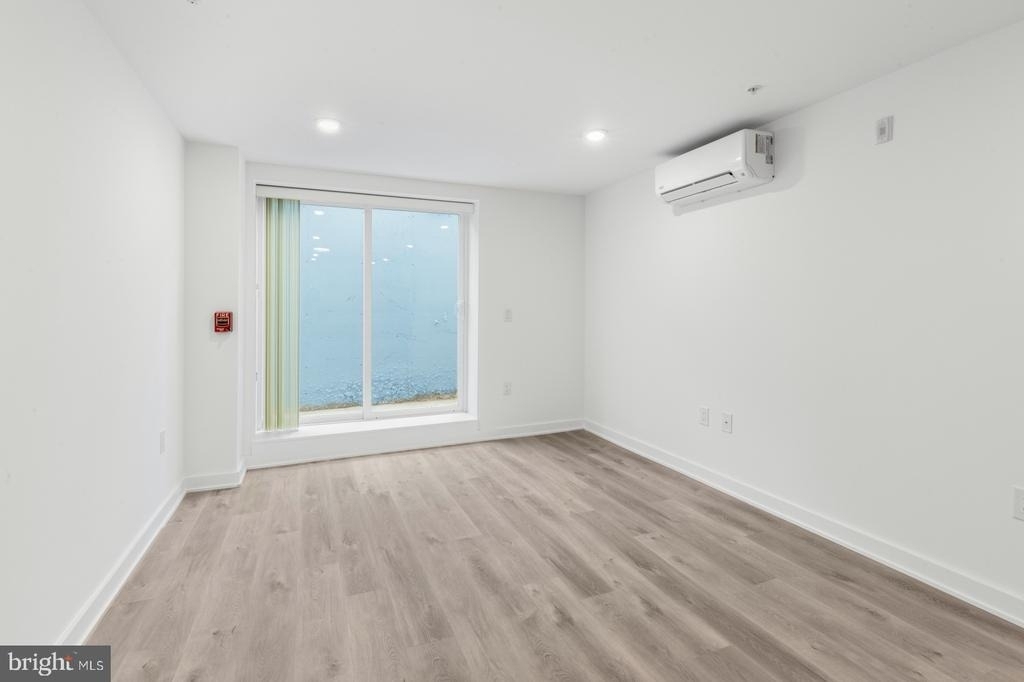 2046 E Lehigh Avenue - Photo 7