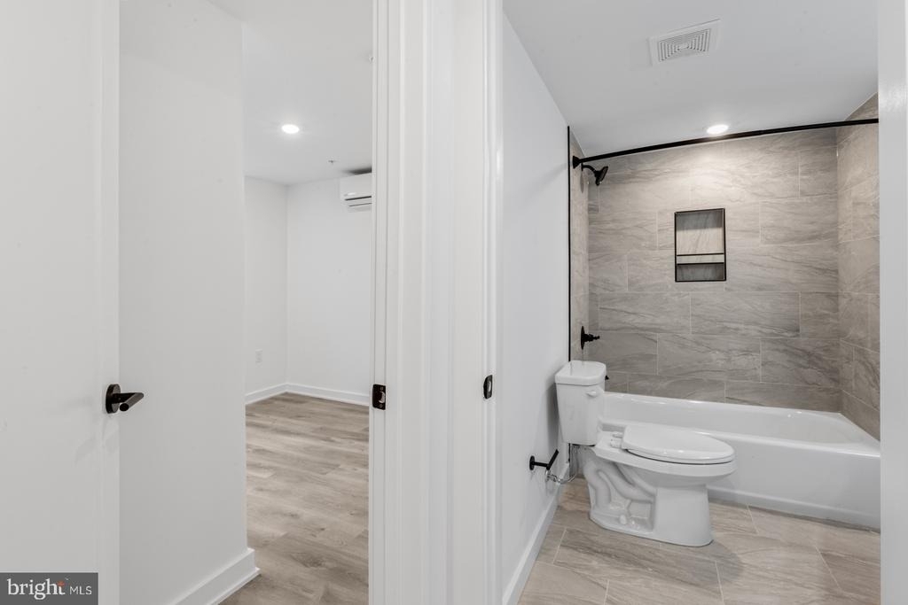 2046 E Lehigh Avenue - Photo 11