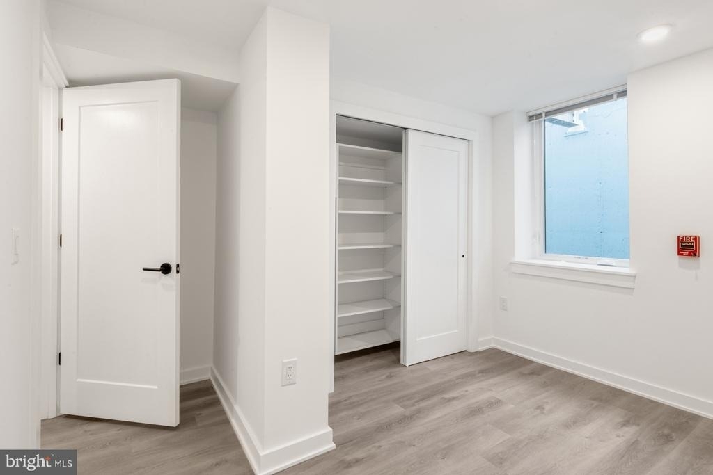 2046 E Lehigh Avenue - Photo 15