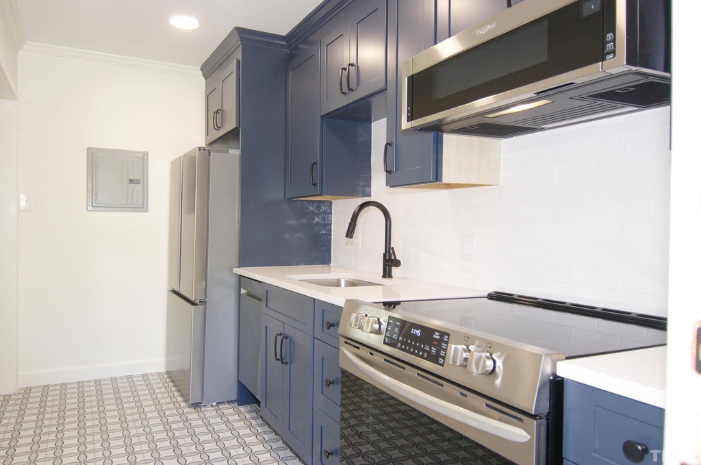 2100 Sutton Drive - Photo 4
