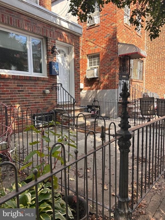 815 Tasker Street - Photo 0
