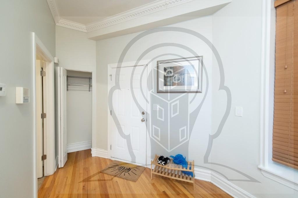 4852 South Prairie Avenue - Photo 2