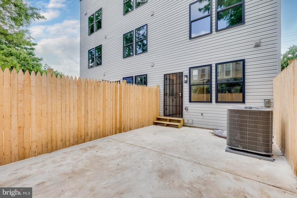 2314 N Sydenham Street - Photo 16