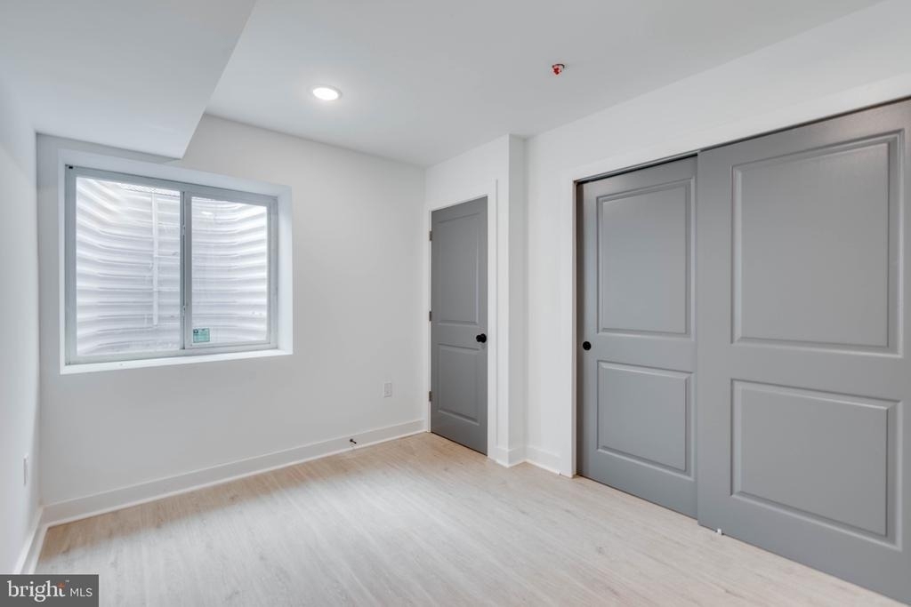 2314 N Sydenham Street - Photo 8